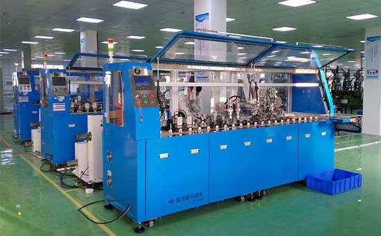 自動(dòng)刷剪編織包銅箔脫鋁箔機(jī)現(xiàn)場(chǎng)圖片 自動(dòng)刷剪編織包銅箔脫鋁箔機(jī)現(xiàn)場(chǎng)圖片